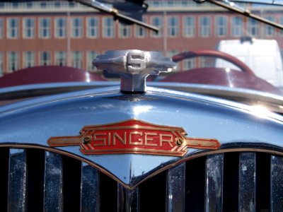 Insignia and ornament of a 1953 Singer Roadstar