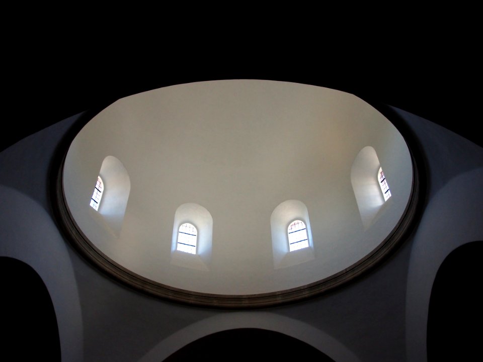 Interior of the Roskilde Cathedral pic09