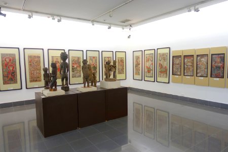 Interior view - Vietnam National Museum of Fine Arts - Hanoi, Vietnam - DSC05276