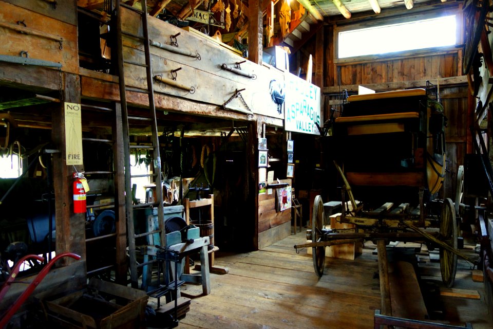 Interior view - Hadley Farm Museum - DSC07617
