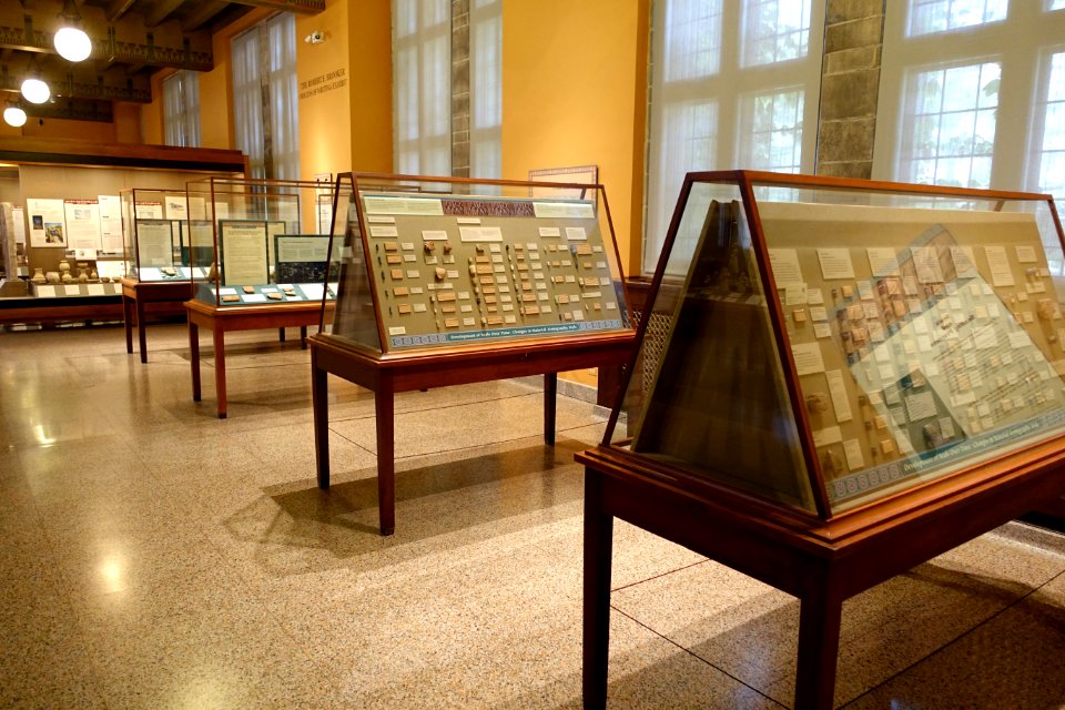 Interior view with cylinder seals - Oriental Institute Museum, University of Chicago - DSC07260
