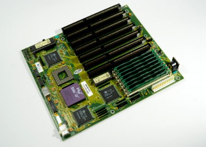 Intel i386DX-25 IV (Full Shot) photo