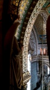 Intérieur de la Basilique Notre-Dame de Fourvière, ange du balcon ouest