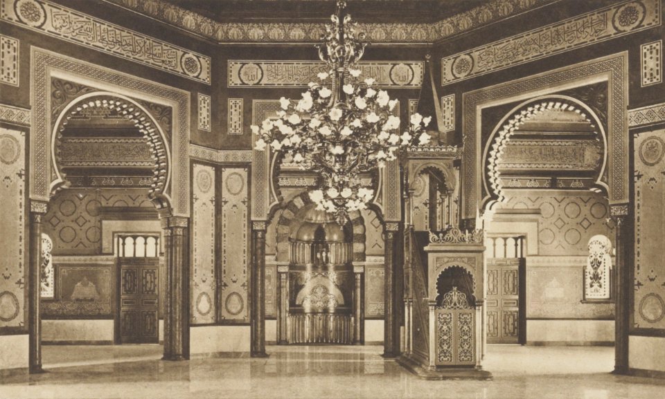 Interior in 1905, from- Tandjong Poera. Boven Maleise moskee. Onder Maleise moskee, interieur., Bestanddeelnr 843 18 (cropped)