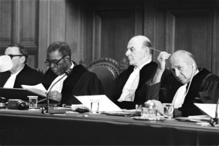 Int. Gerechtshof in Den Haag behandelt klacht Nicaragua tegen de VS ivm Amerikaa, Bestanddeelnr 932-9431