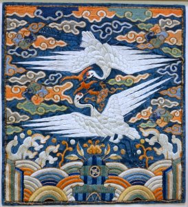 Insignia badge with double crane decoration, Korea, Choson dynasty, 1800s AD, silk embroidery, silk damask ground, gold thread border - Sackler Museum - Harvard University - DSC01677