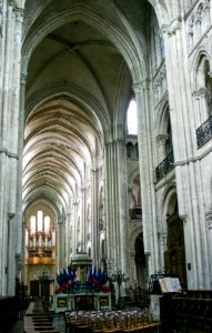 Interior detail of the Cathedral of Noyon 2007-05-06-06