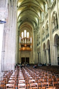 Interior detail of the Cathedral of Noyon 2007-05-06-01