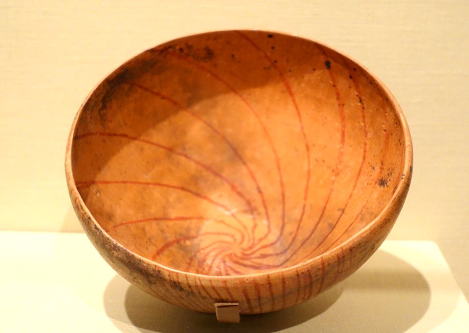 Interior painted bowl with decoration, Qustul, Nubia, Cemetery W, tomb 11, A-Group, 3800-3000 BC, ceramic, paint - Oriental Institute Museum, University of Chicago - DSC08016