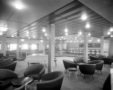 Interieur van het nieuwe vlaggeschip De Rotterdam is gereed, het cafe De la Pa, Bestanddeelnr 910-5723