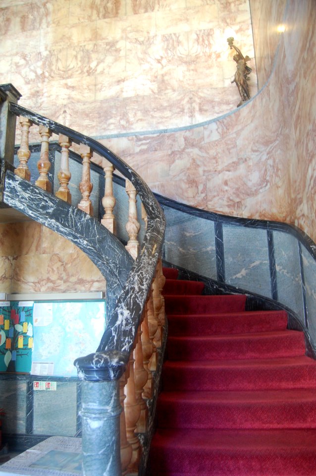 Interior of 33 Palmeira Mansions, Hove (NHLE Code 1204933) (September 2019) (7)
