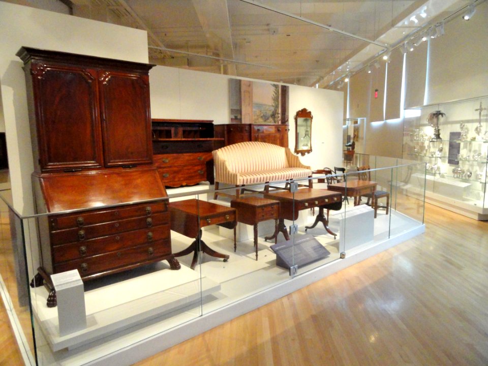 Interior view, Canadian furniture - Royal Ontario Museum - DSC00269
