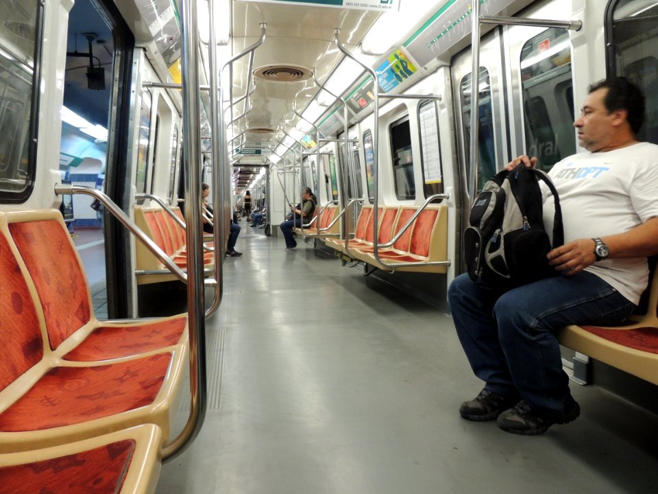 Interior 100 series Catedral station