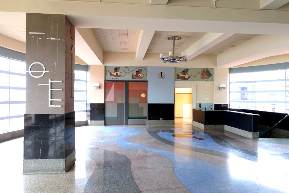 Interior view - Aquatic Park Bathhouse - San Francisco, CA - DSC04125