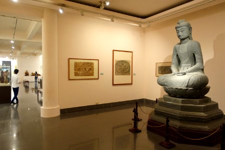 Interior view with Buddha - Vietnam National Museum of Fine Arts - Hanoi, Vietnam - DSC04819