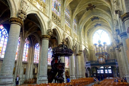 Interior - Église Notre-Dame du Sablon - Brussels, Belgium - DSC08153