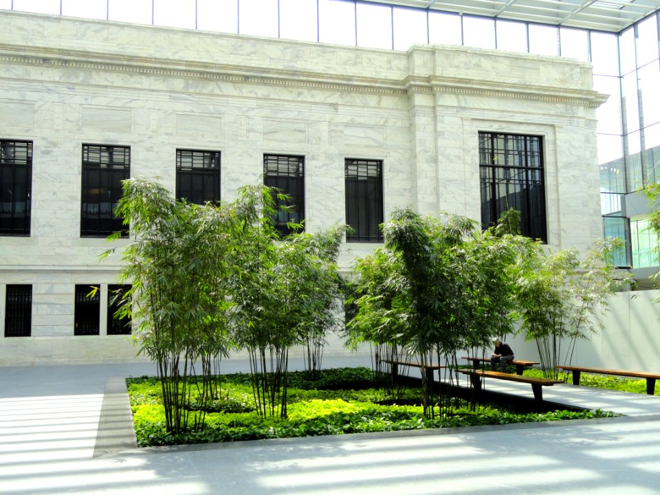 Interior courtyard - Cleveland Museum of Art - DSC08064