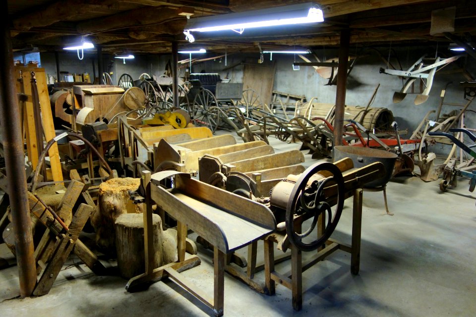 Interior view - Hadley Farm Museum - DSC07662