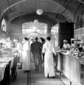 Interieur van restaurant Gianini, Bestanddeelnr 252-0039