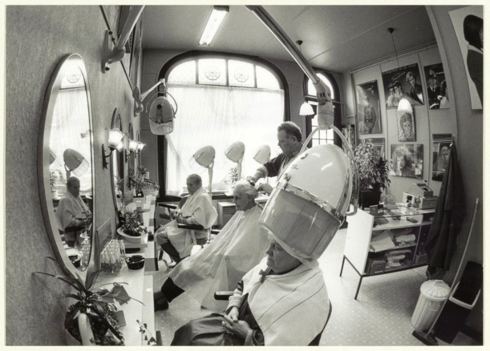 Interieur van Dameskapsalon Imtiem van Jan Bosman in de Leidsestraat 34., NL-HlmNHA 54031773