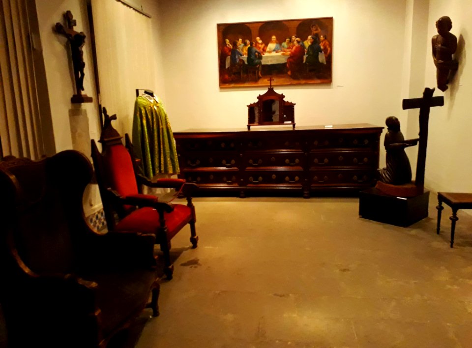 Interior do Museu de Arte Sacra da Arquidiocese de Curitiba.01