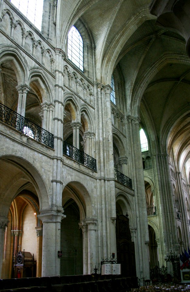 Interior detail of the Cathedral of Noyon 2007-05-06-07