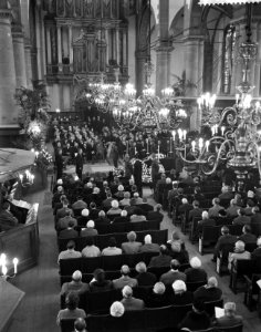 Intergeallieerde dodenherdenking in de Westerkerk, overzicht van de kranslegging, Bestanddeelnr 910-8056