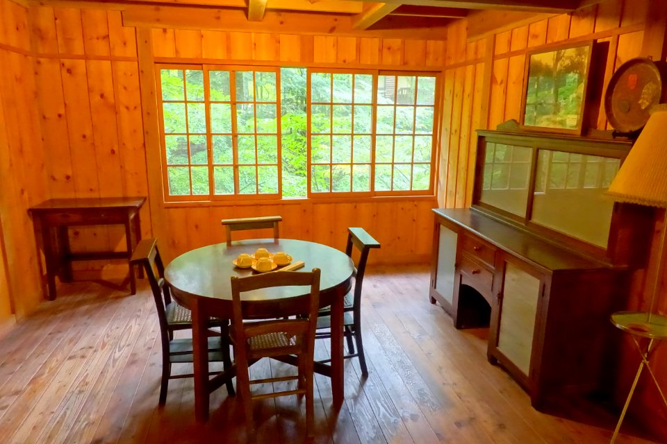 Interior of Shaw house - Karuizawa, Japan - DSC01944