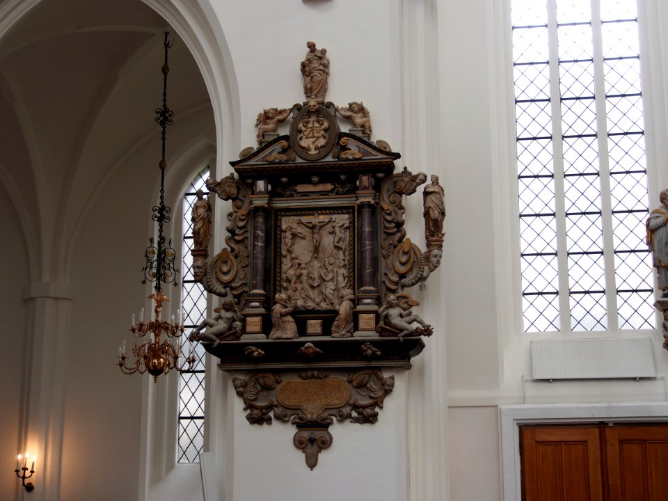 Interior of Sankt Petri kyrka pic-003