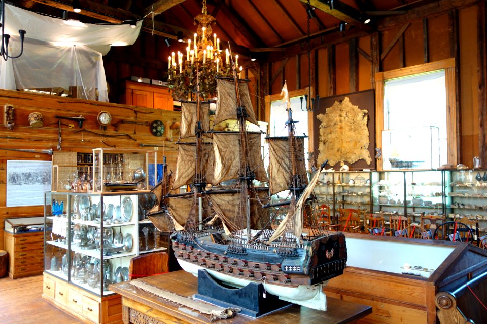 Interior view - Joseph Allen Skinner Museum - DSC07775
