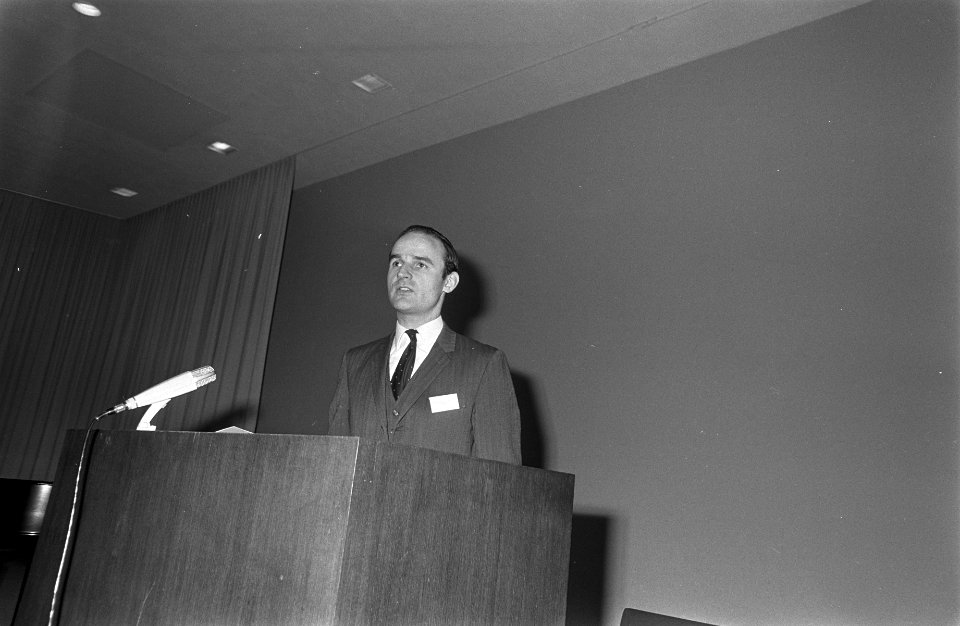 Interacademiaal Oost West congres Views on Europa in Amsterdam prof.dr.jhr. F., Bestanddeelnr 922-0179