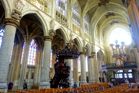 Interior - Église Notre-Dame du Sablon - Brussels, Belgium - DSC08151