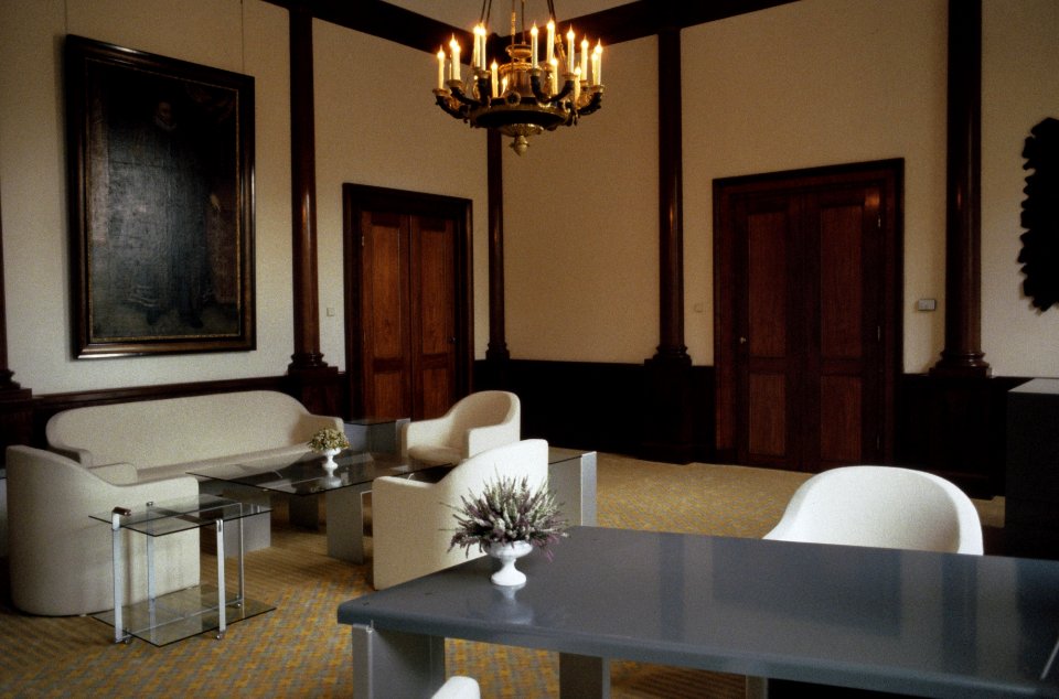Interieur Paleis Noordeinde de werkkamer van de Koningin, Bestanddeelnr 253-8873