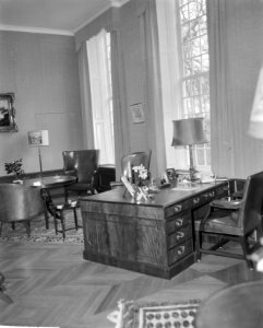 Interieur Slot Drakensteyn . De werkkamer, Bestanddeelnr 914-9953
