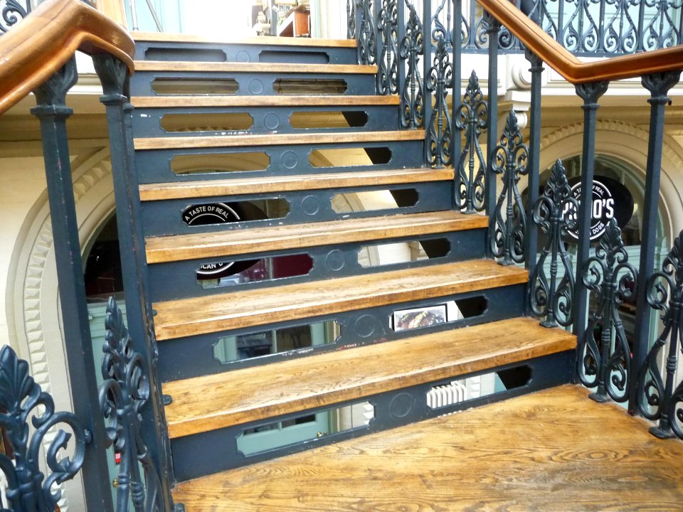 Interior of Leeds Corn Exchange 11