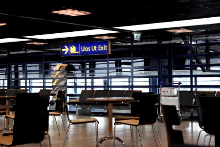Interior of Oulu Airport Terminal 20120619 02