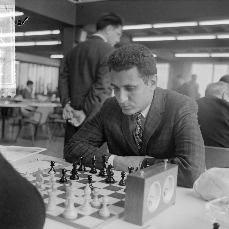 Interfide schaaktoernooi in GAK gebouw, Larry Evans, Bestanddeelnr 916-4581