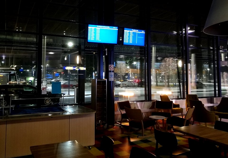 Interior of Oulu Airport Terminal 20161026
