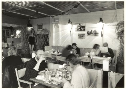 Interieur visrestaurantpecherie 'Haarlem aan Zee' Oude Groenmarkt. NL-HlmNHA 54015306