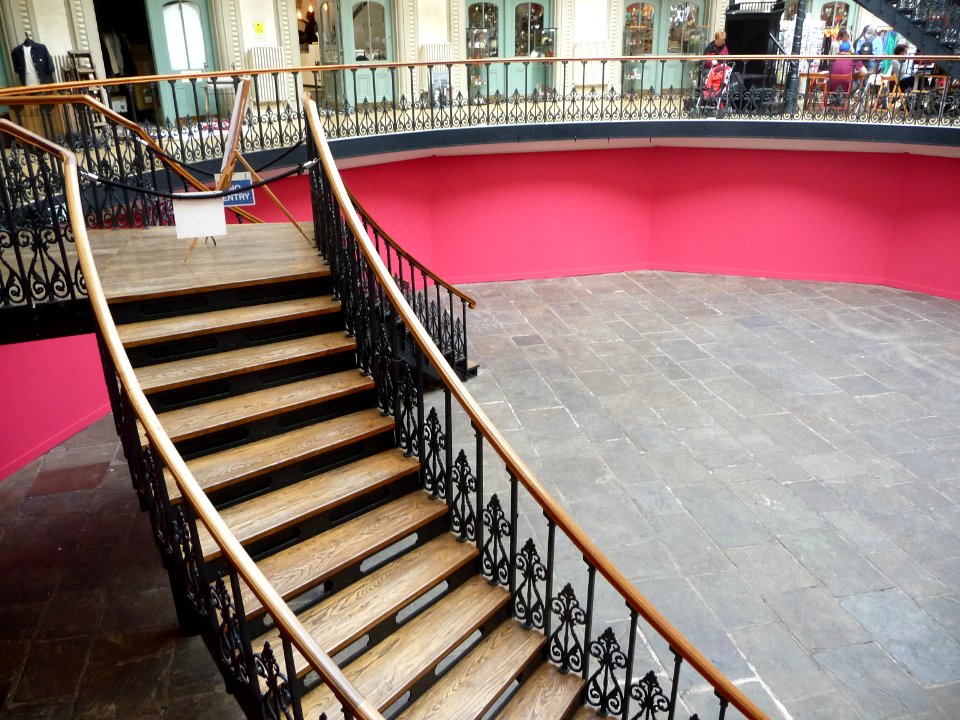 Interior of Leeds Corn Exchange 09