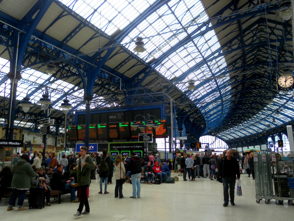Interior of Brighton Station (October 2012) (2)