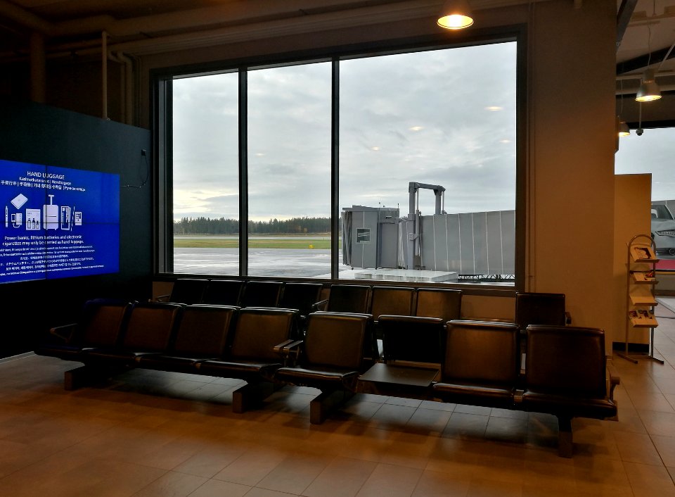 Interior of Oulu Airport Terminal 20171007 01