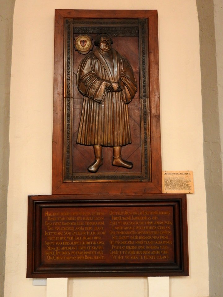 Interior of Stadtkirche St. Michael Jena 03
