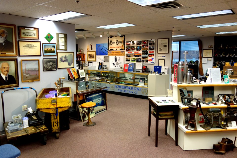 Interior view - New Britain Industrial Museum - DSC09903