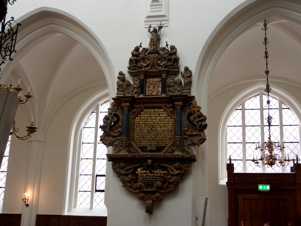 Interior of Sankt Petri kyrka pic-011