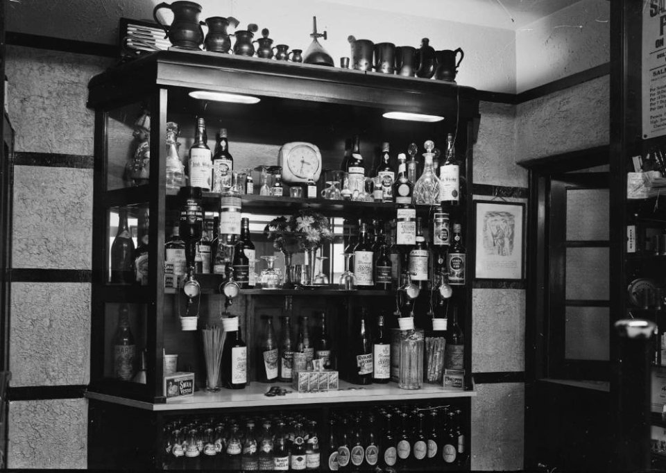 Interior of Drover's Arms Hotel, Builth Wells (1293694)