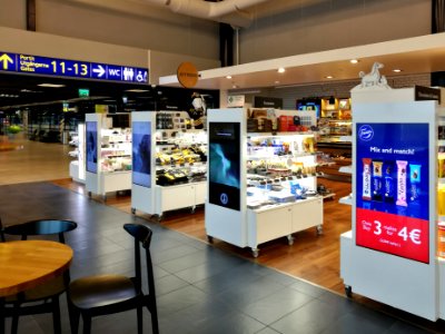 Interior of Oulu Airport Terminal 20171007 02