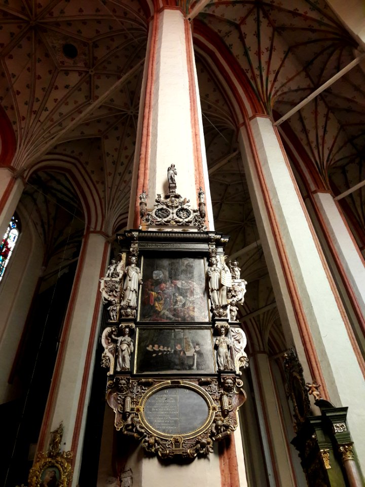 Interior of the Assumption of Mary Church in Toruń 02