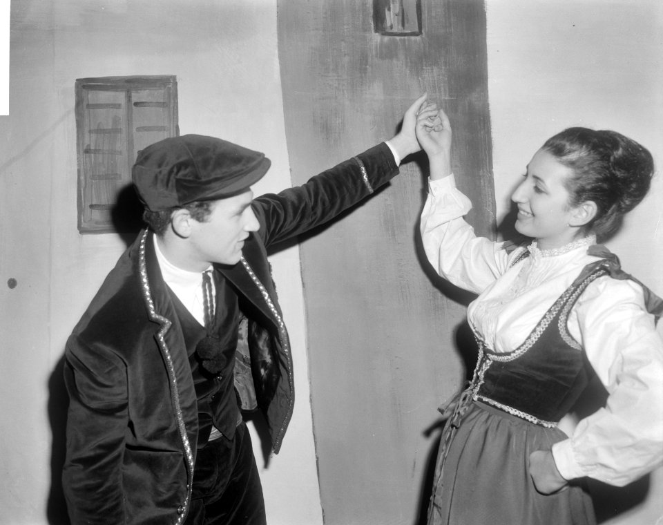 Inter Hoofdstedelijke Toneelwedstrijd 1965 toneelspelers van het Instituto Magi, Bestanddeelnr 918-5549