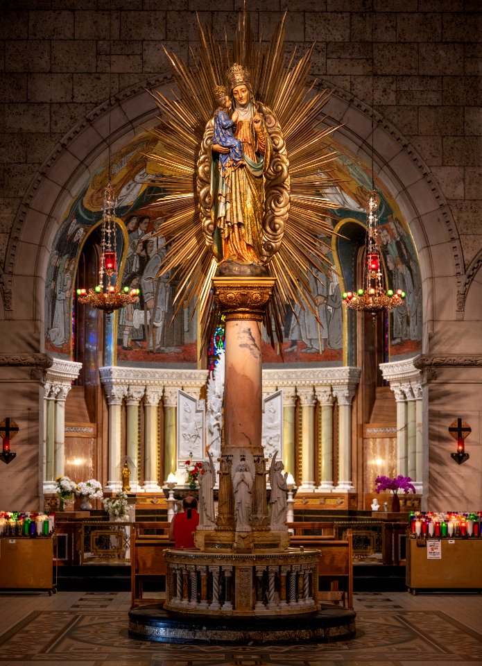 Interior of the Basilica of Sainte-Anne-de-Beaupré 4